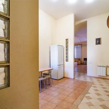 Apartment At The Railway Station *